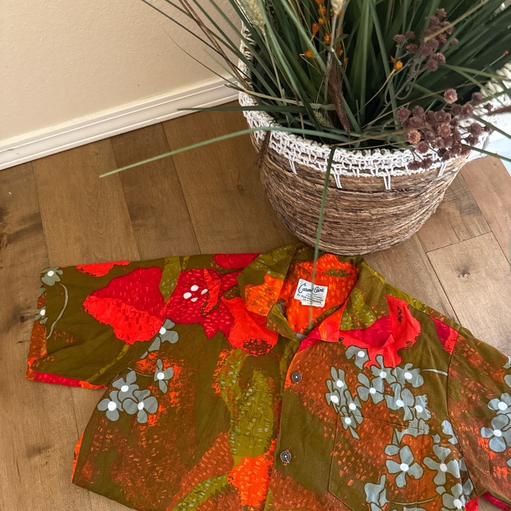 70s Hawaiian shirt
